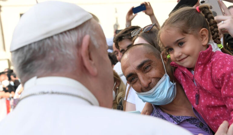 Papa: a oração de Jesus é o modelo da nossa oração